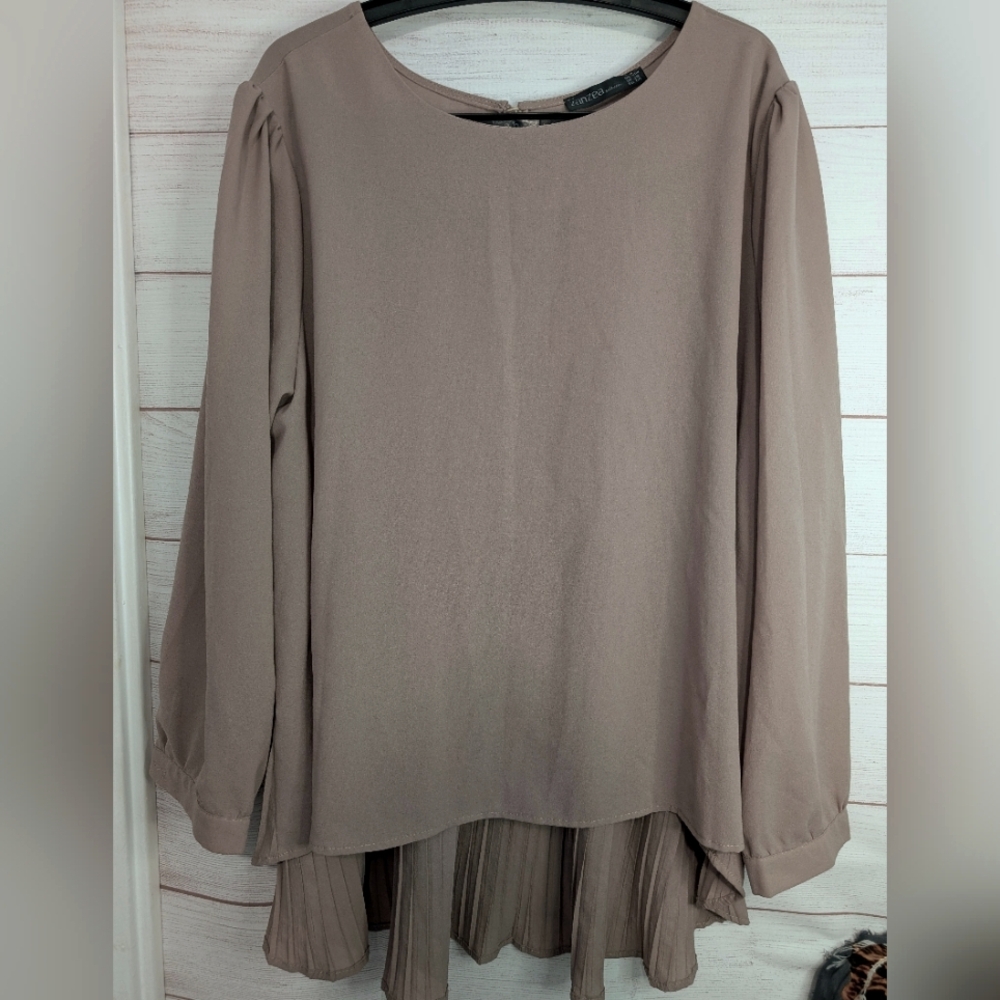 Nwot ZANZEA  High Low Pleated Flowing Blouse Size 24